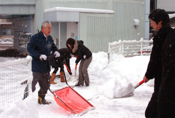 雪片付け1