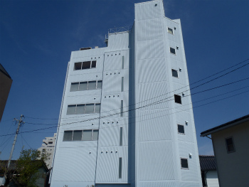 ビル背面 ビル背面