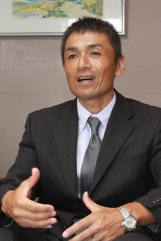 越　和宏