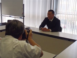 インタビュー中 インタビュー中